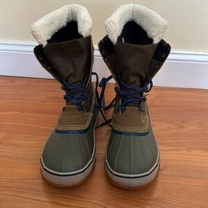 LL BEAN Men’s Snow Boots - New with Tags!
Dark Loren/Fatigue Green color